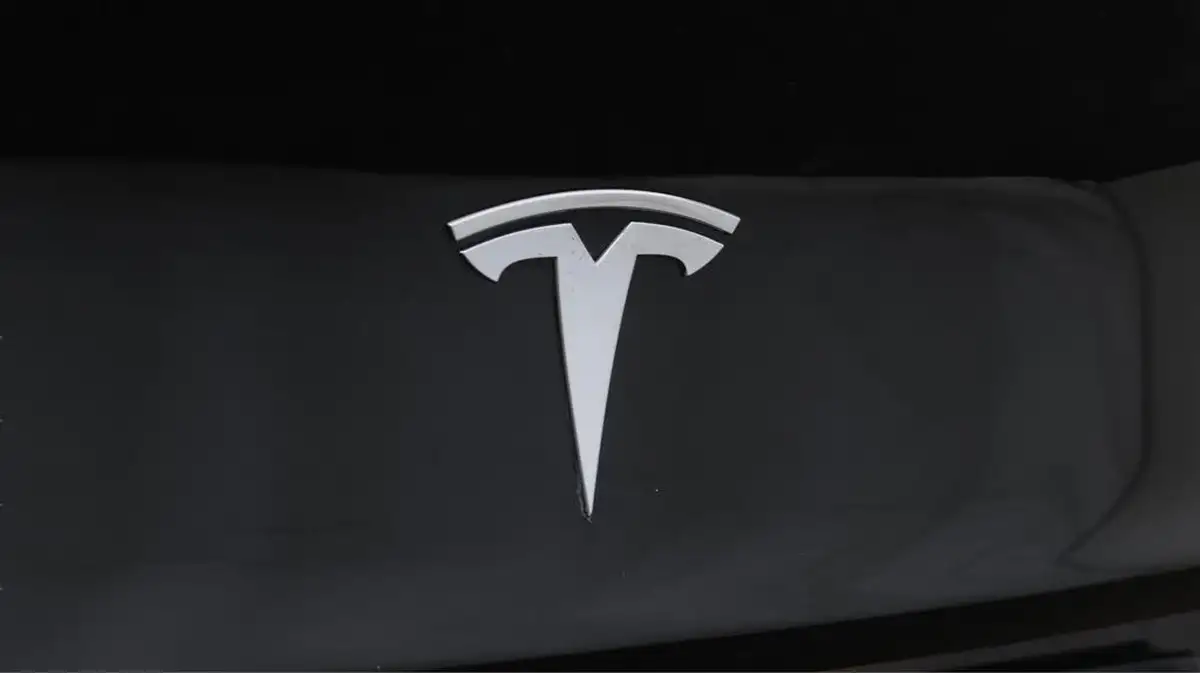 2022-tesla-model-3-e-long-range-big-21
