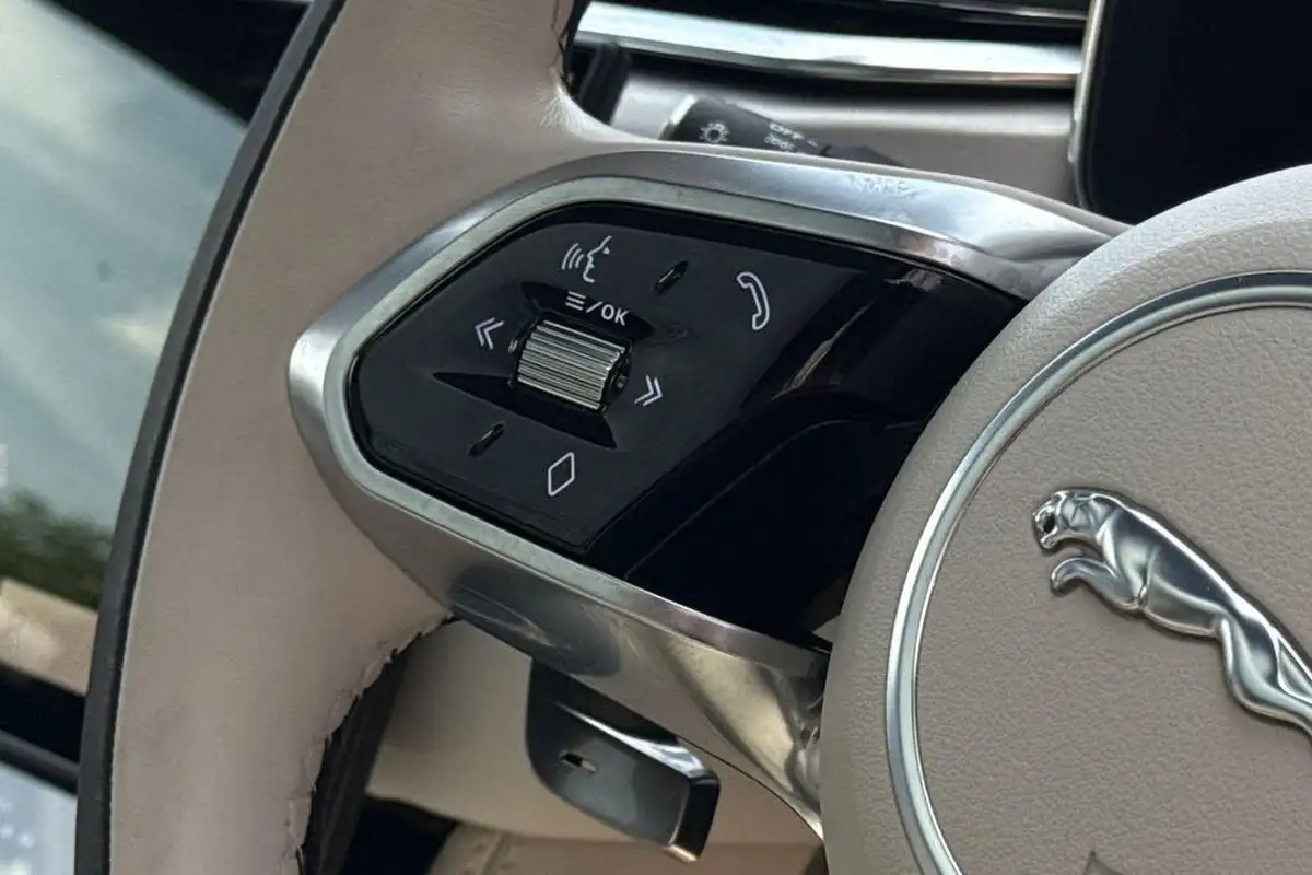 2023-jaguar-f-pace-20-p250-r-dynamic-se-black-big-48