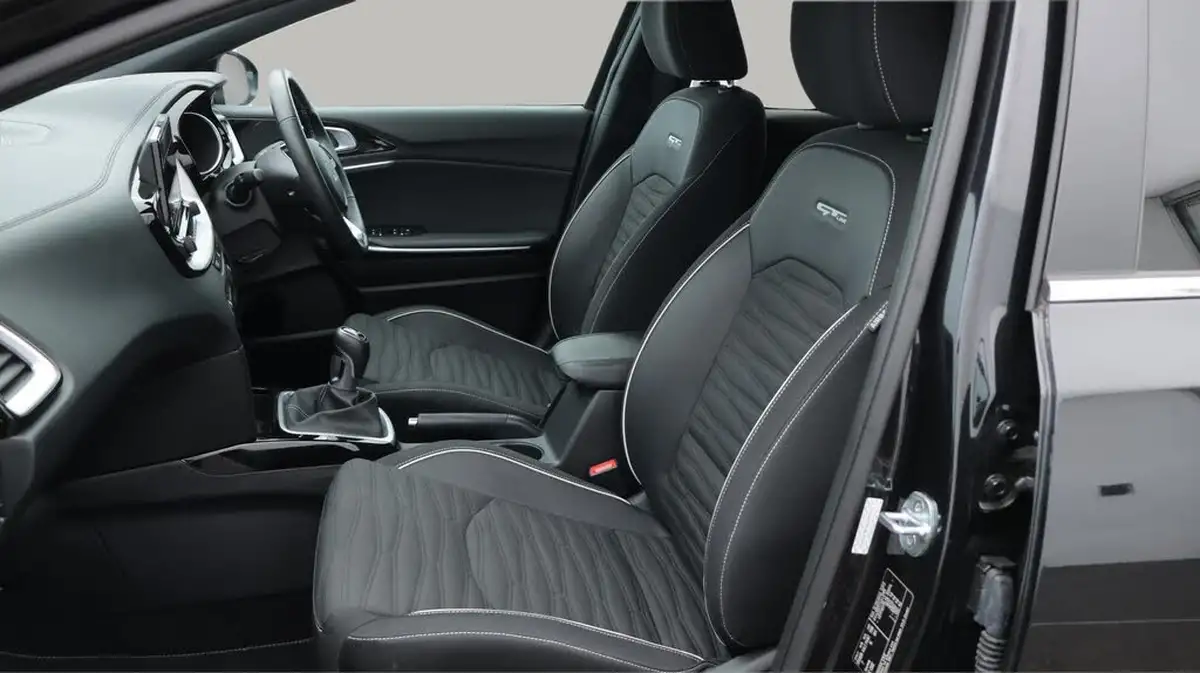 2022-kia-ceed-15-t-gdi-gt-line-big-14