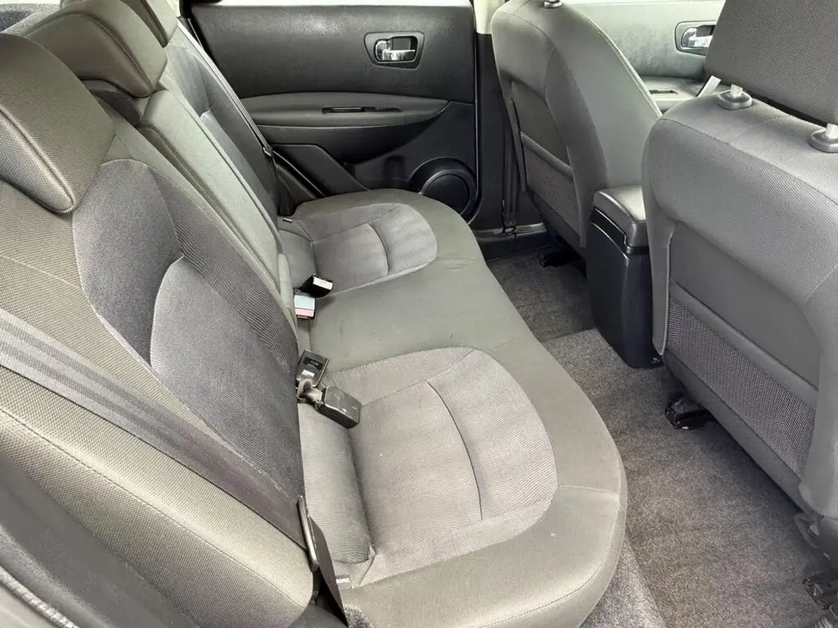 2010-nissan-qashqai-15td-acenta-big-19