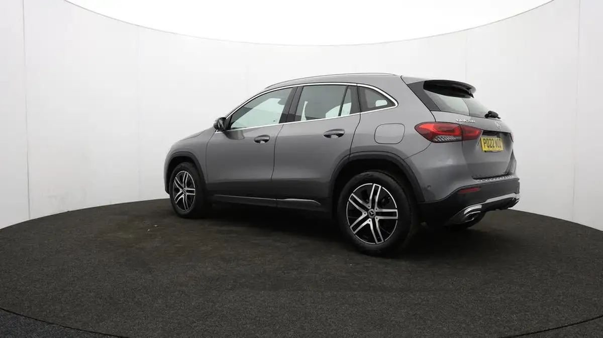2022-mercedes-benz-gla-class-13-gla-200-sport-executive-big-77