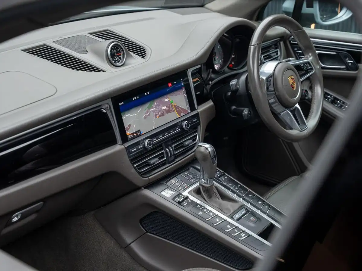 2020-porsche-macan-30-v6-s-big-41