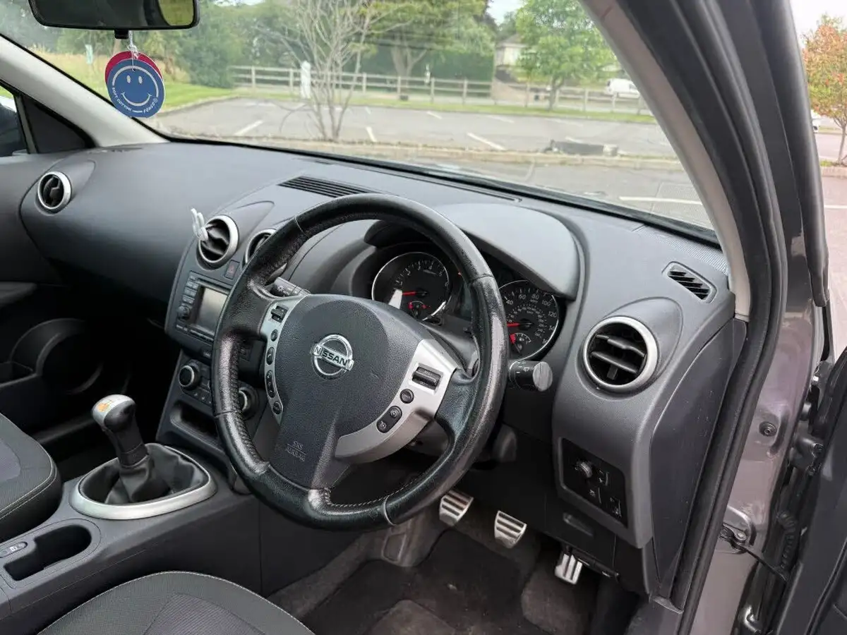 2012-nissan-qashqai-16-n-tec-big-16