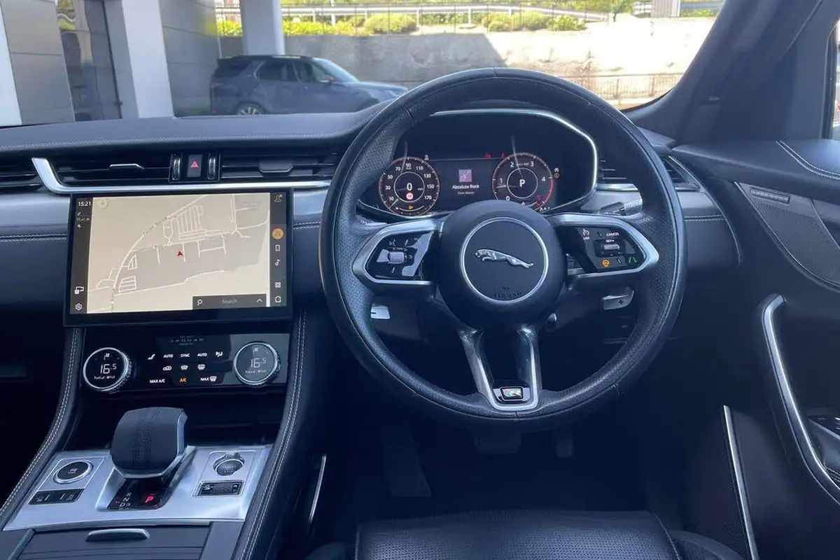 2021-jaguar-f-pace-big-52