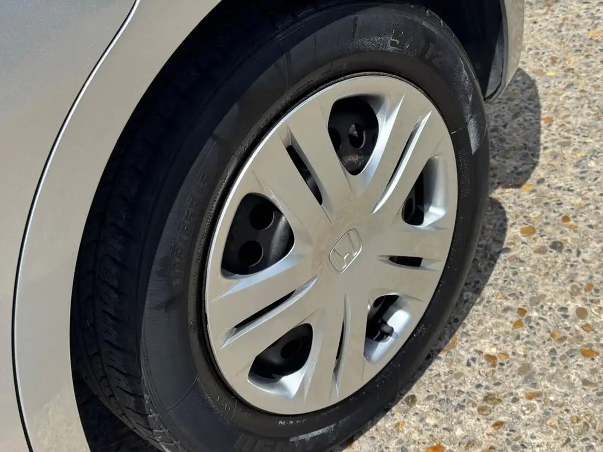 2010-honda-jazz-12-s-big-29