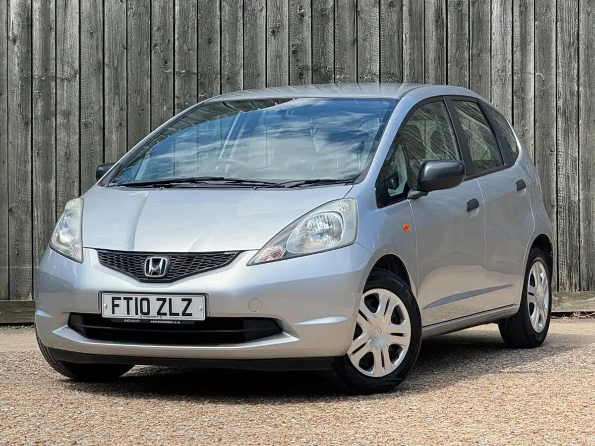 2010-honda-jazz-12-s-big-5
