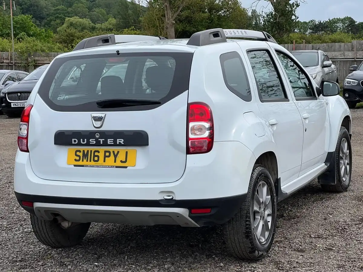 2016-dacia-duster-12-tce-laureate-big-11