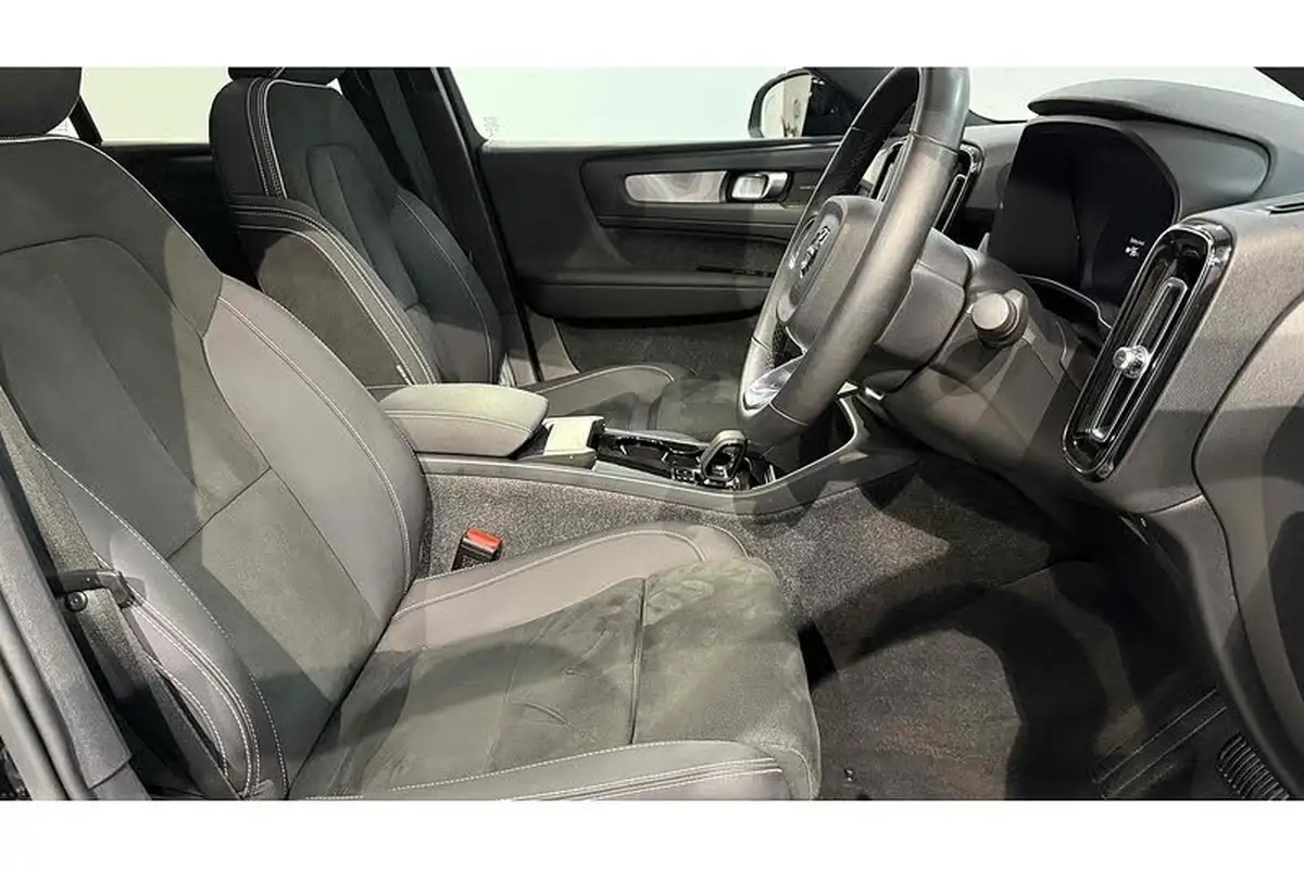 2022-volvo-c40-e-twin-recharge-pro-big-18