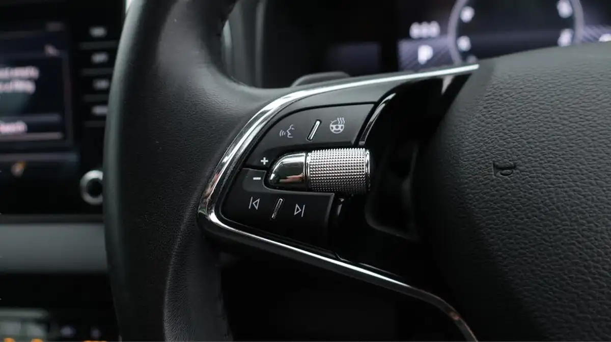2023-skoda-karoq-15-tsi-se-l-dsg-big-24