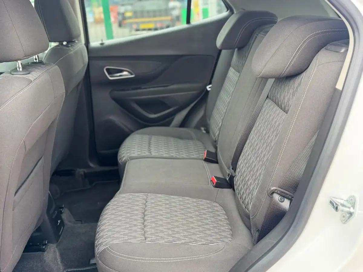 2014-vauxhall-mokka-16-exclusiv-big-4