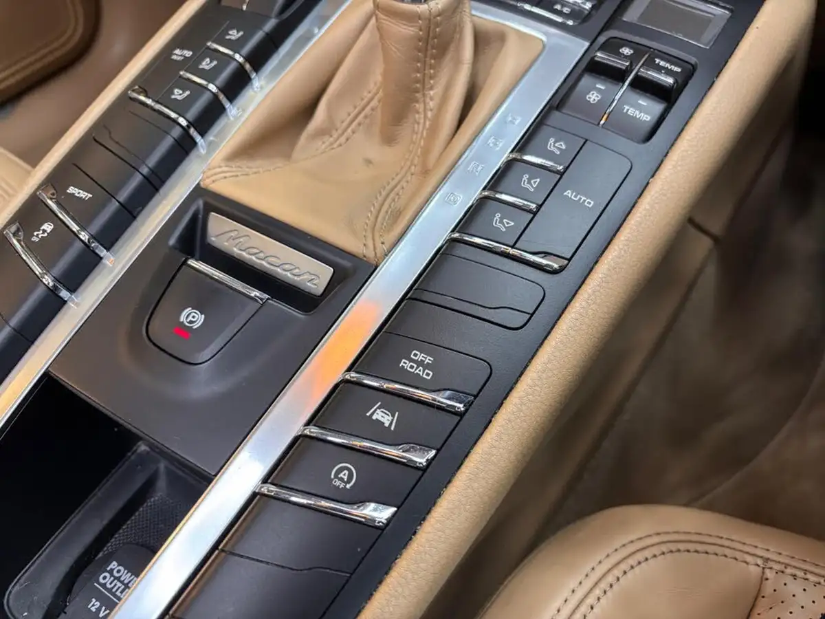 2016-porsche-macan-20-big-50