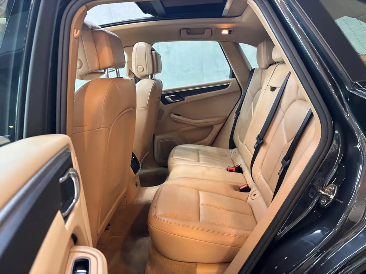 2016-porsche-macan-20-big-26