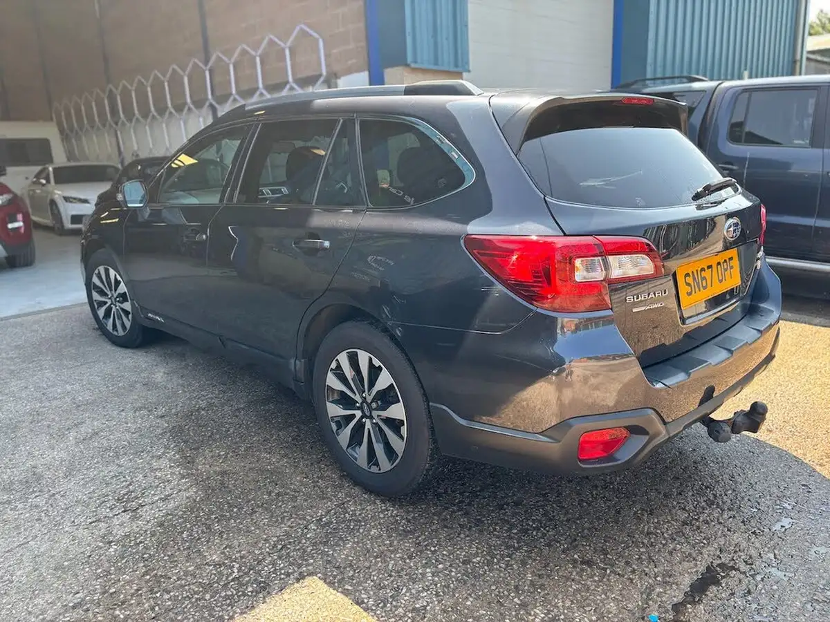 2017-subaru-outback-20td-se-premium-lineartronic-big-10