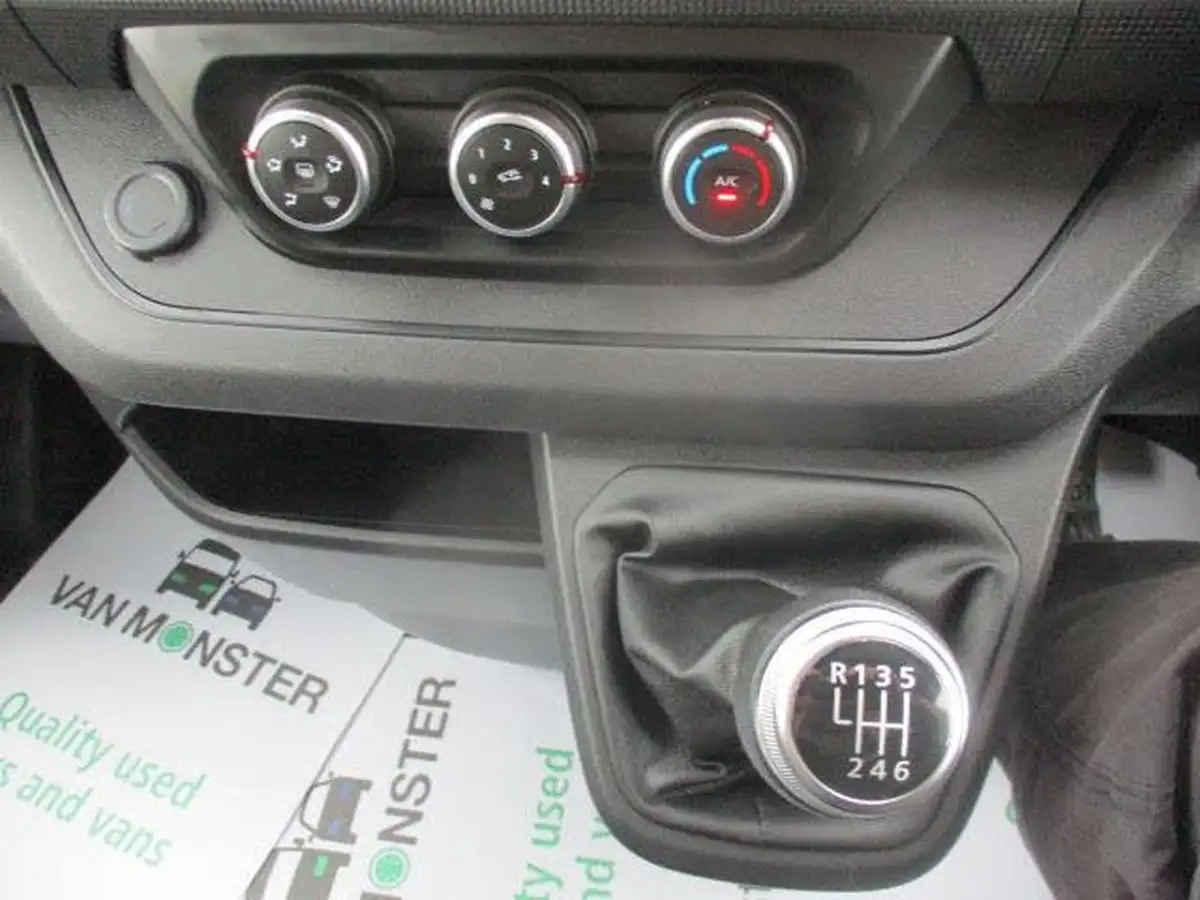 2023-renault-trafic-20dci-sl28-130-business-big-26