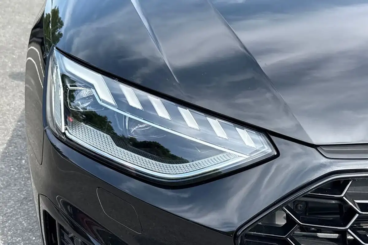 2024-audi-a4-avant-20-35-tfsi-black-edition-big-8