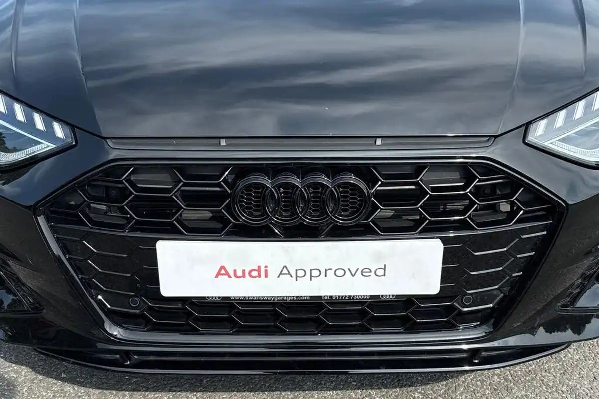 2024-audi-a4-avant-20-35-tfsi-black-edition-big-32