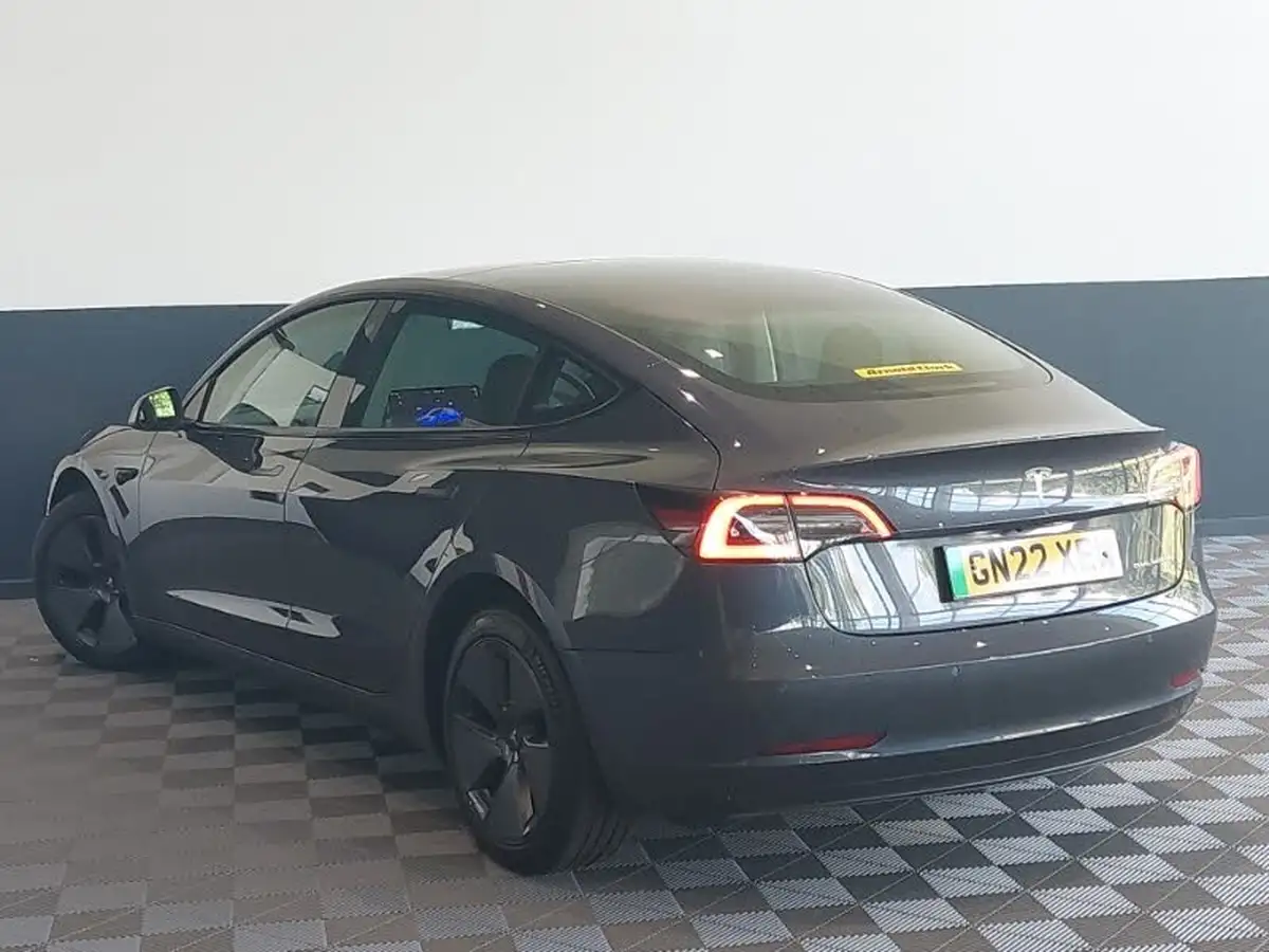 2022-tesla-model-3-e-long-range-big-1