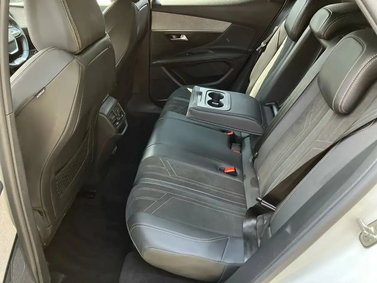 2021-peugeot-3008-suv-12-puretech-gt-eat8-big-30