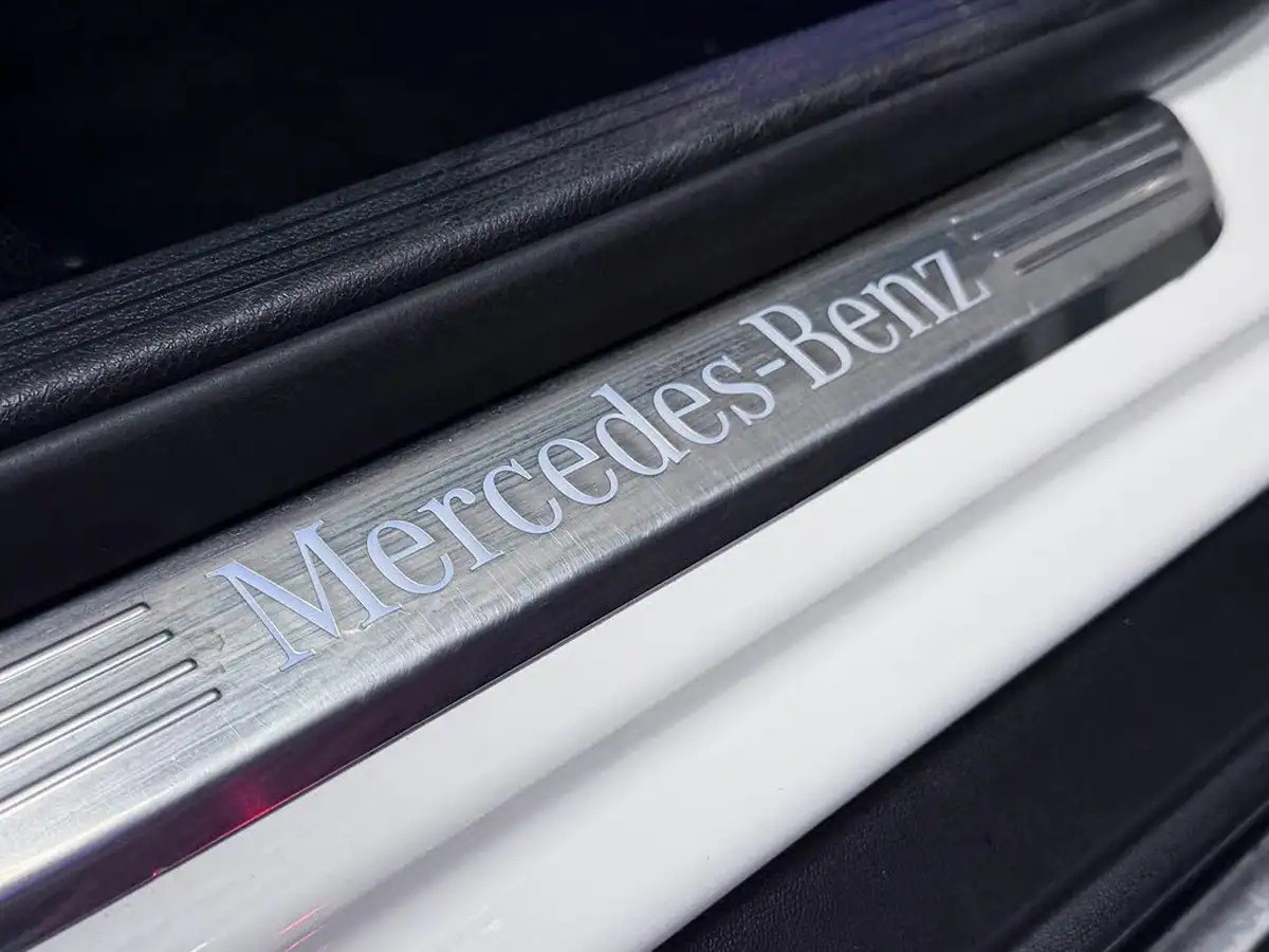 2022-mercedes-benz-glc-class-20-glc300e-amg-line-premium-320ps-station-wagon-5d-1991cc-big-20