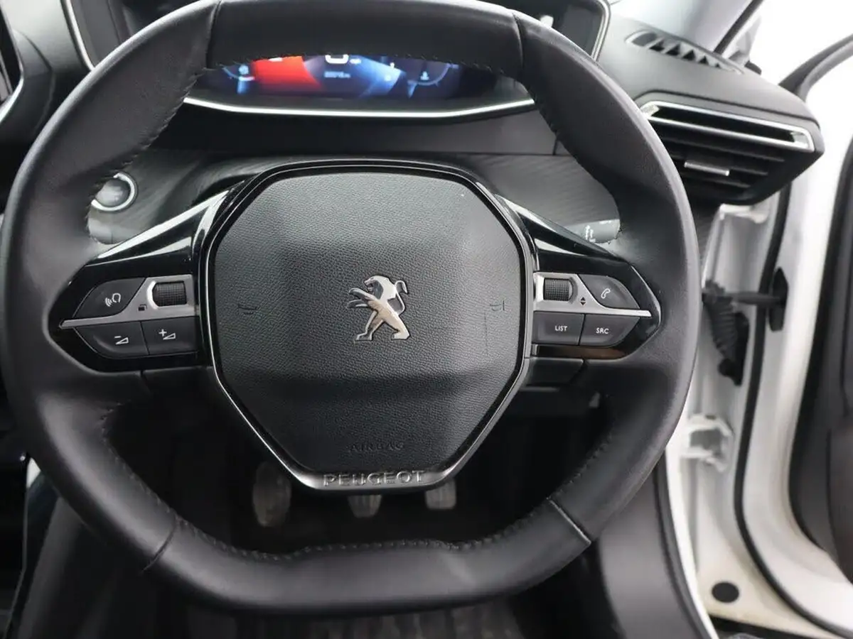 2022-peugeot-2008-suv-12-puretech-allure-premium-100bhp-big-15