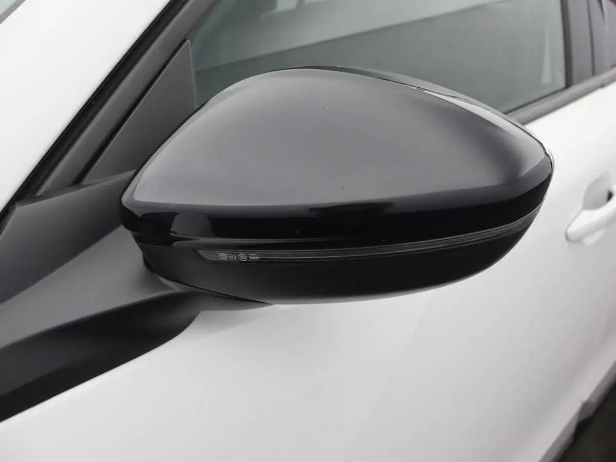 2022-peugeot-2008-suv-12-puretech-allure-premium-100bhp-big-39