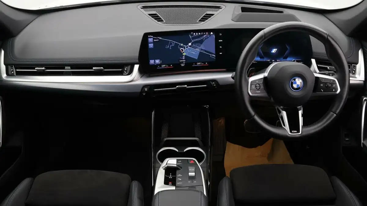 2023-bmw-ix1-e-xdrive30-m-sport-pro-packtech-plus-pack-big-12