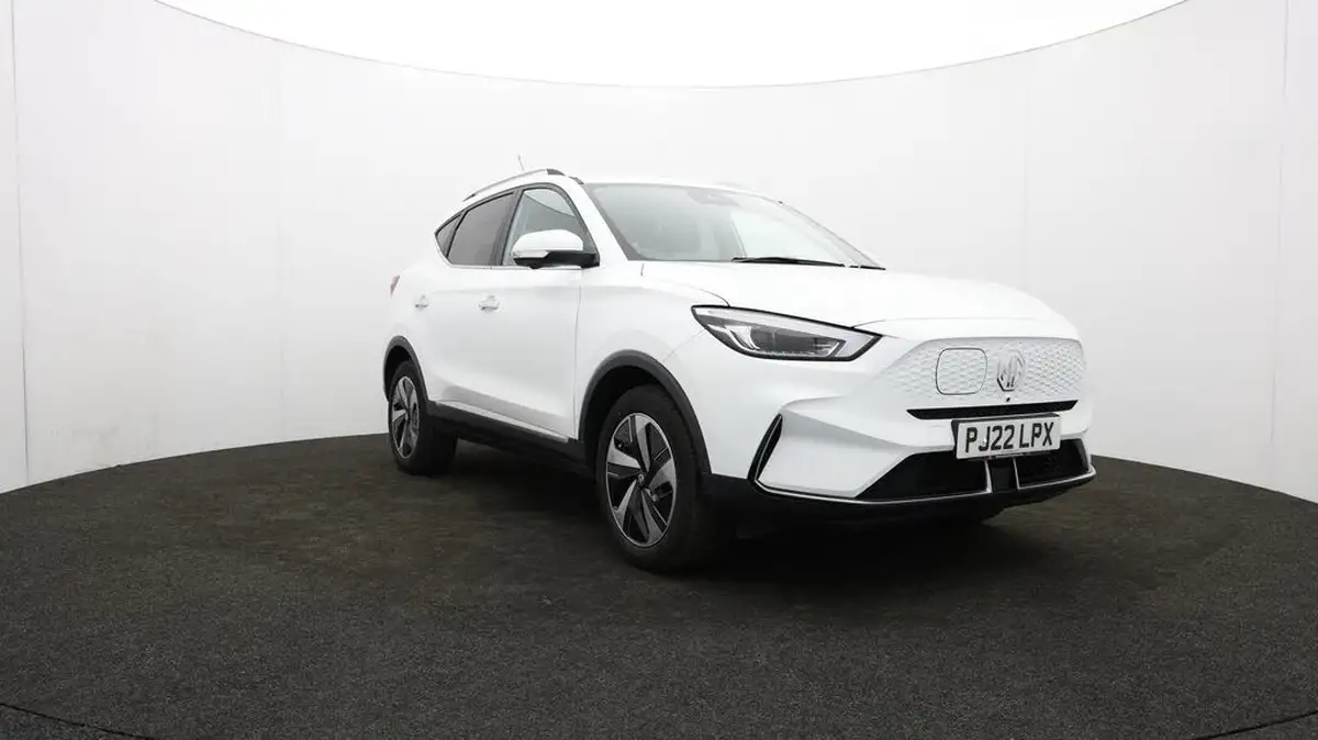 2022-mg-zs-suv-e-trophy-ev-156ps-long-range-big-46