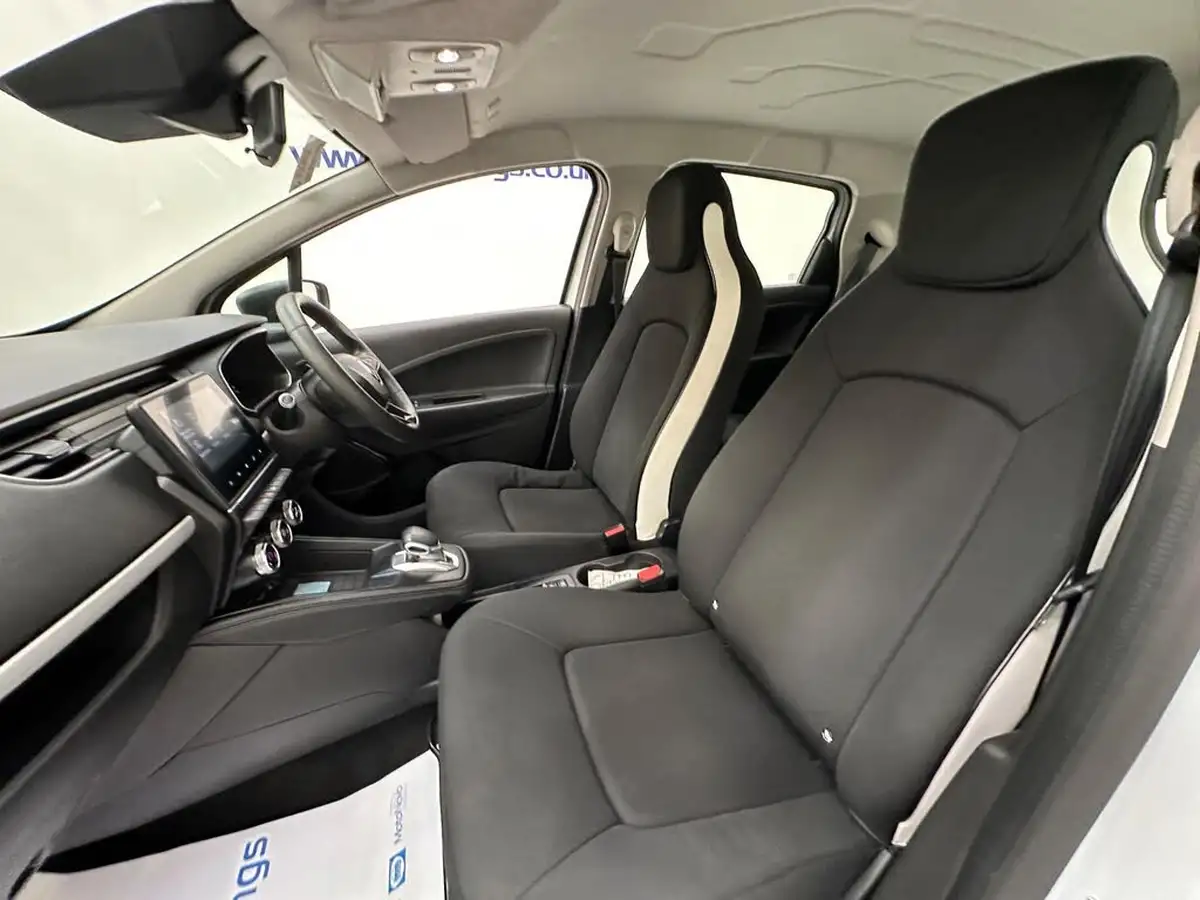 2021-renault-zoe-e-i-play-big-26
