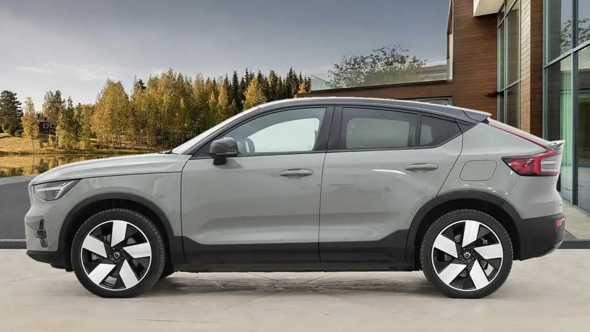 2022-volvo-c40-e-twin-recharge-pro-big-11