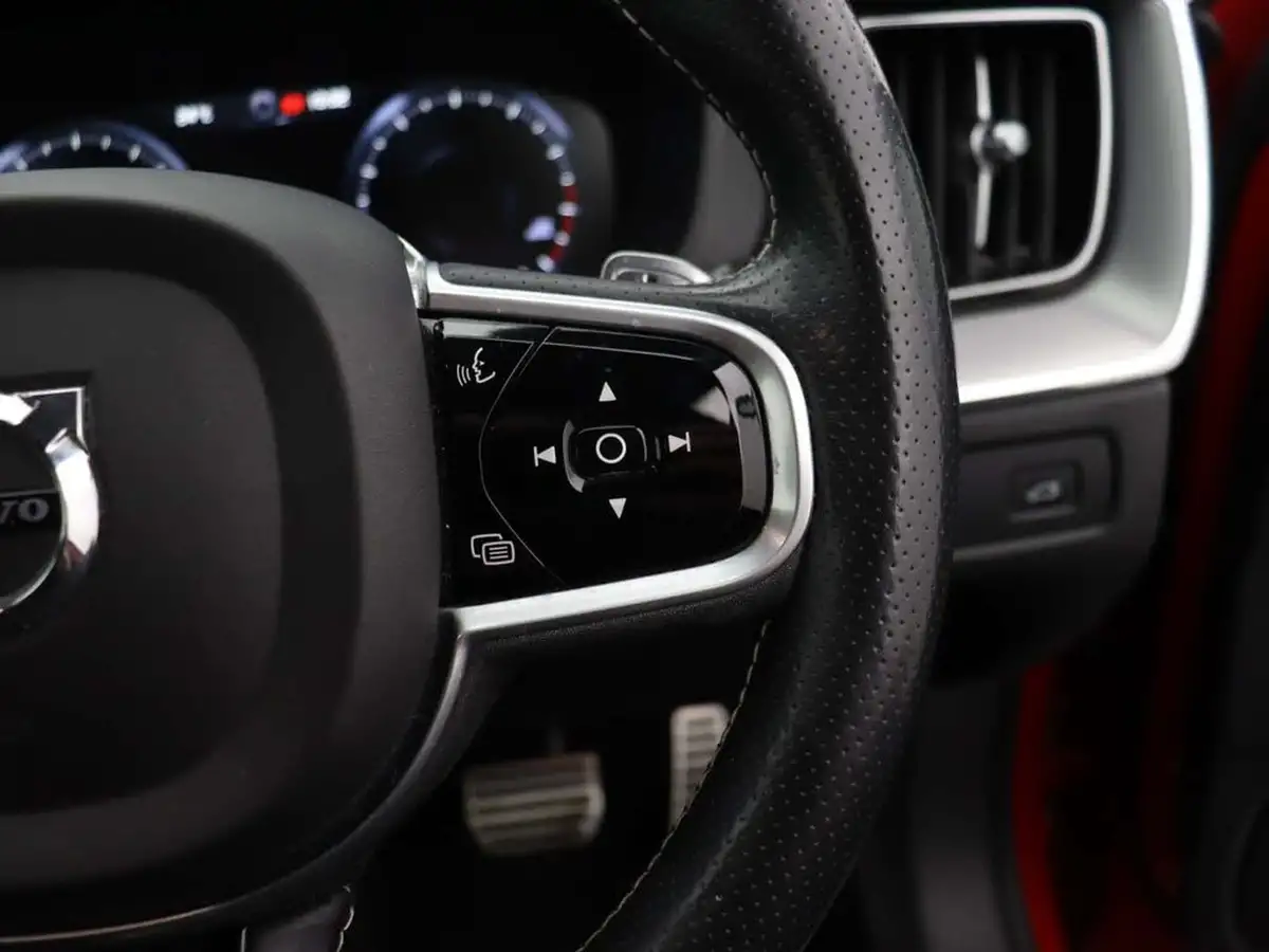 2018-volvo-xc60-20-t5-r-design-pro-250bhp-awd-big-37