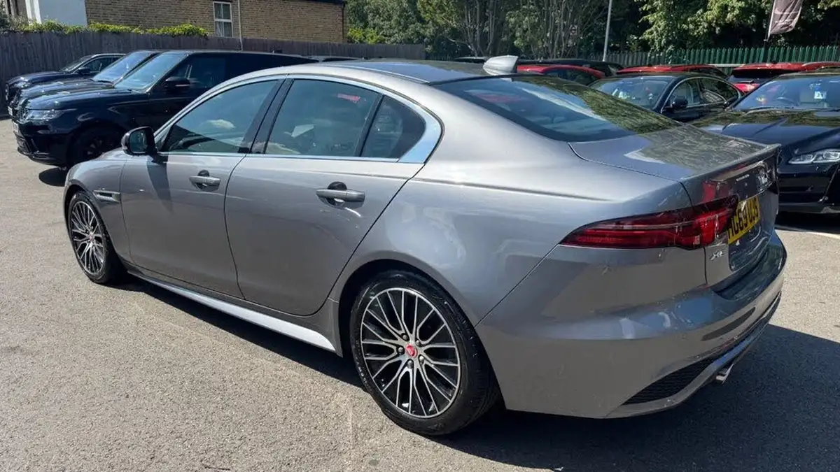 2020-jaguar-xe-20i-r-dynamic-s-250ps-big-4