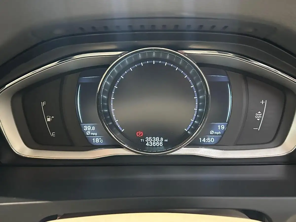 2014-volvo-v60-16td-d2-se-lux-big-29