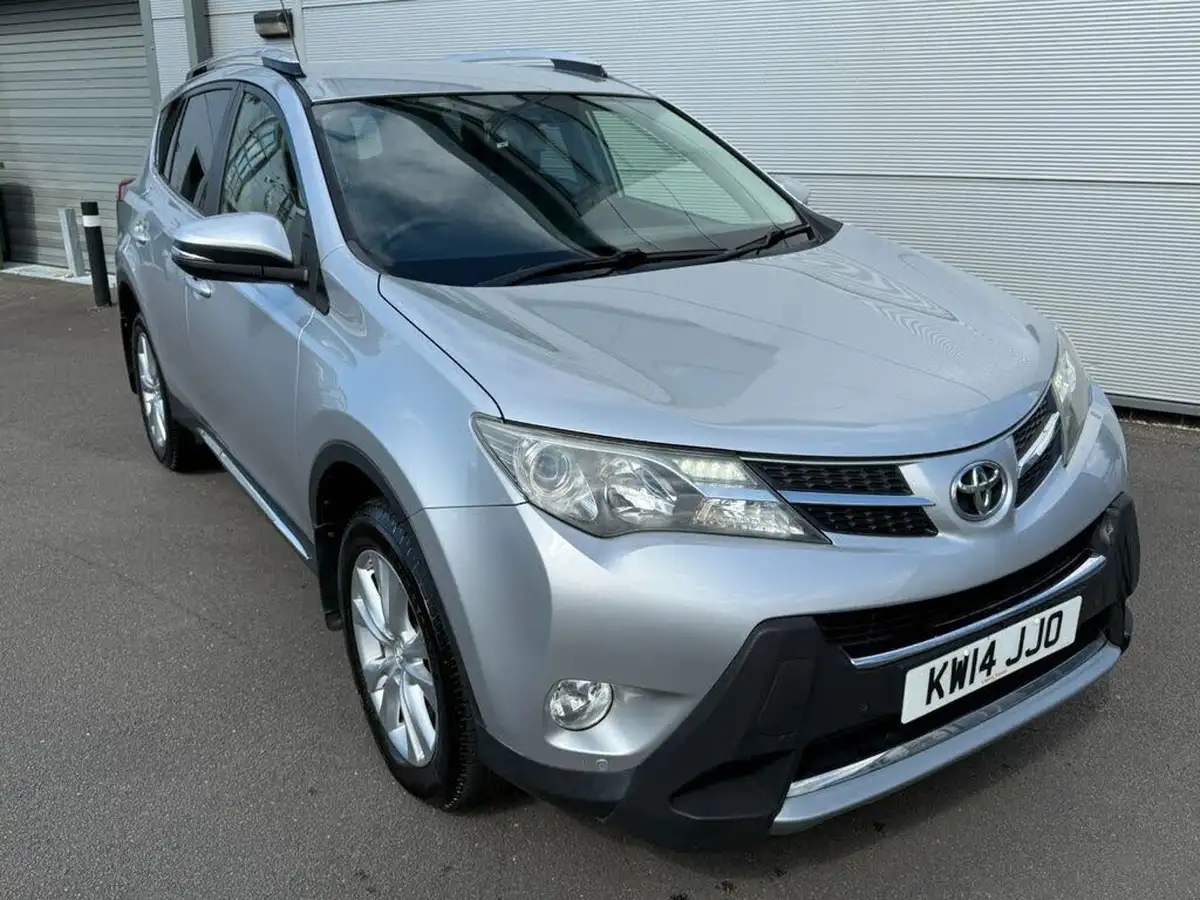 2014-toyota-rav4-22td-invincible-22d-4d-nav-big-6