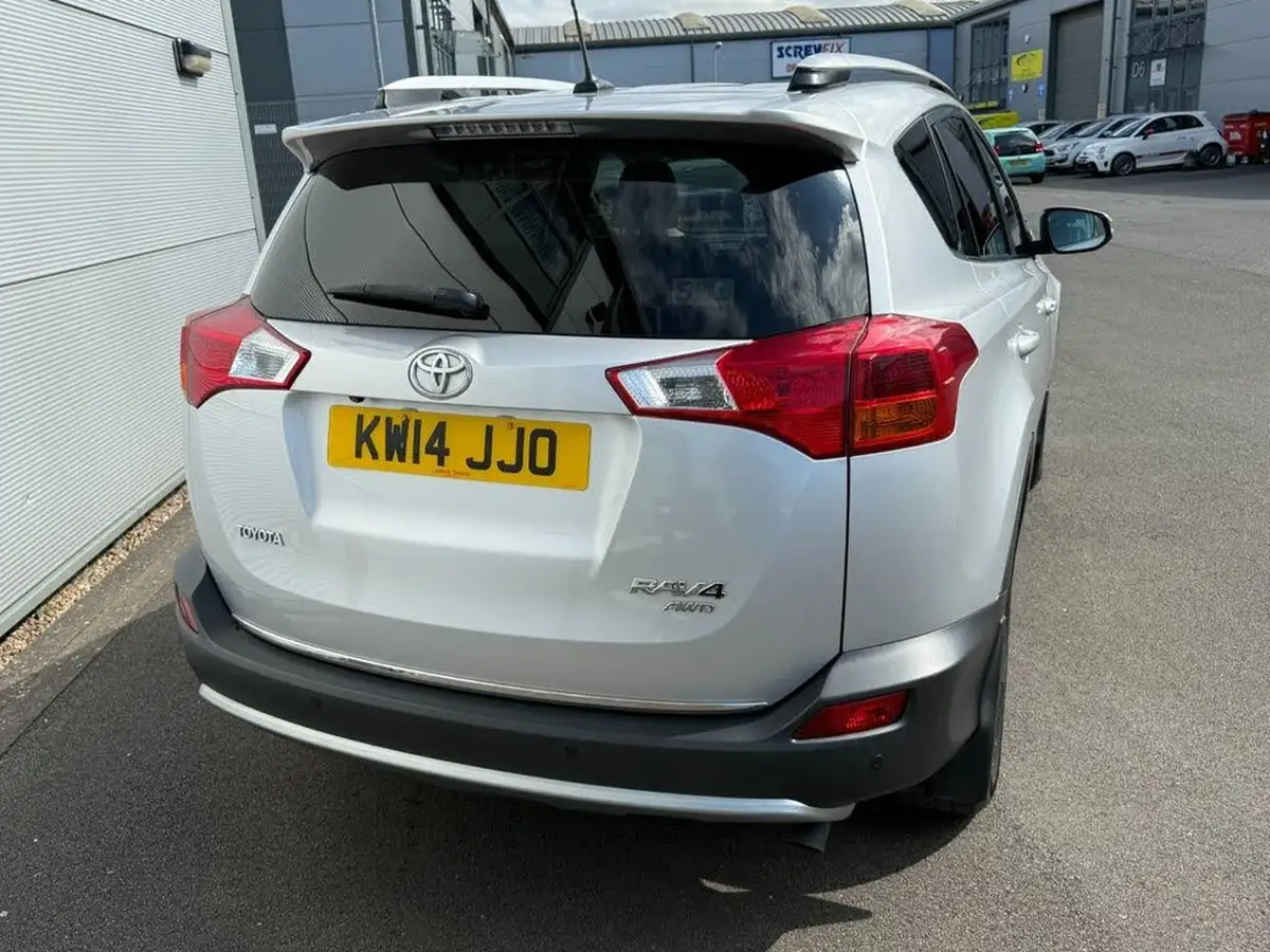 2014-toyota-rav4-22td-invincible-22d-4d-nav-big-30