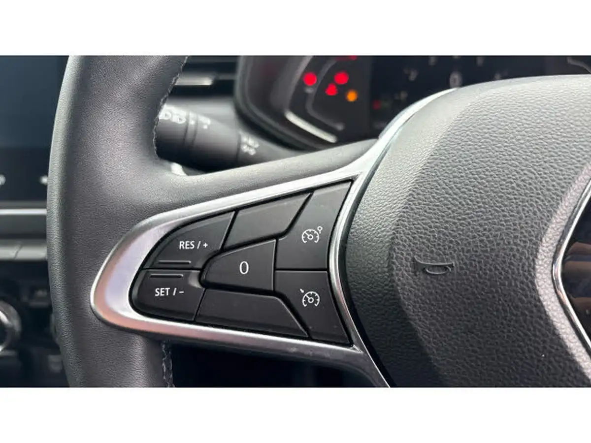 2023-renault-clio-10-tce-evolution-big-21
