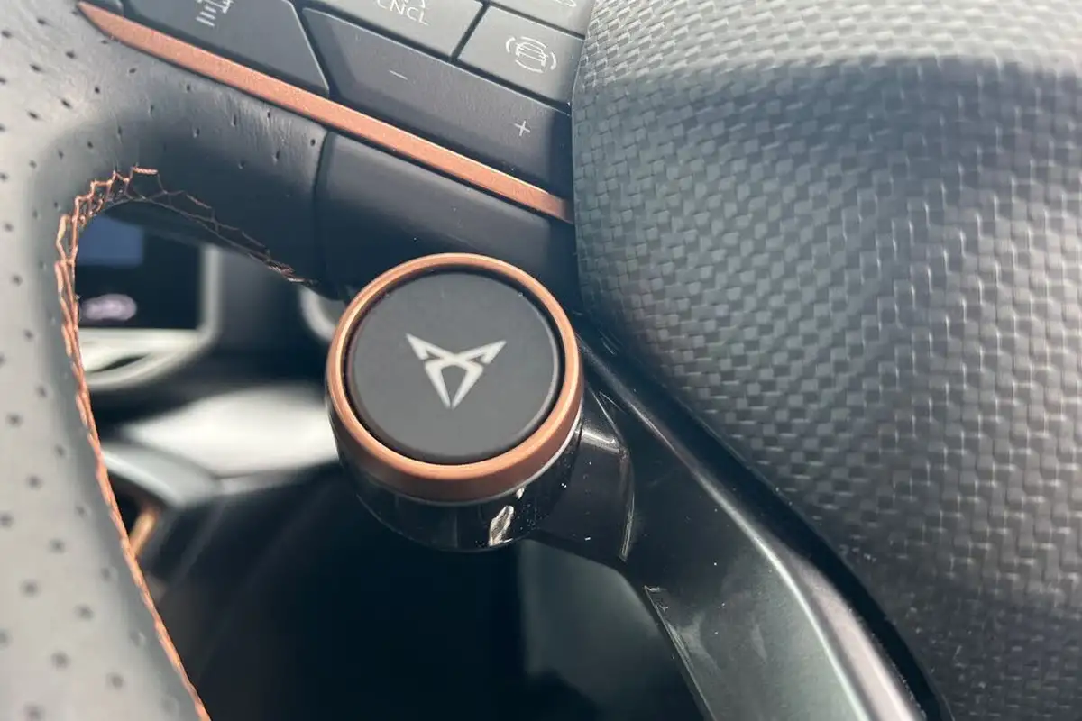 2024-cupra-formentor-15-e-hybrid-vz2-big-26