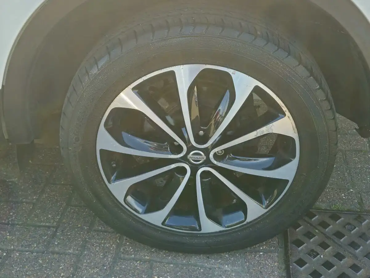2012-nissan-qashqai-16-n-tec-big-35
