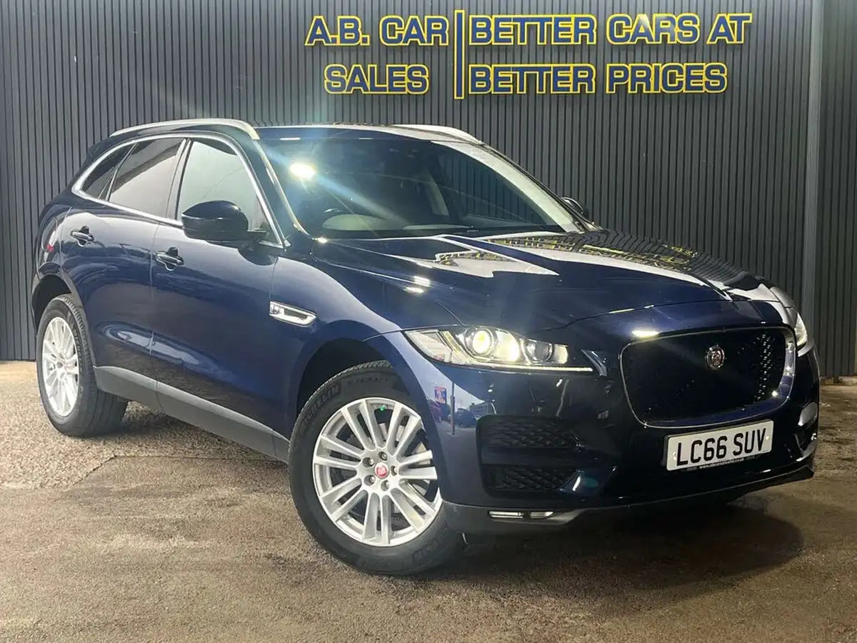 2016-jaguar-f-pace-20-i4d-portfolio-awd-auto-big-0