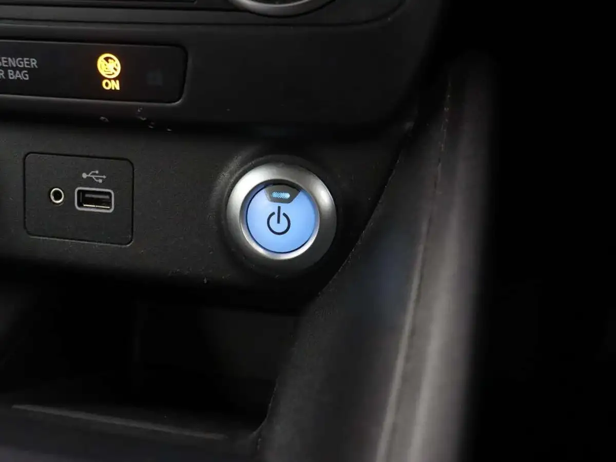 2022-nissan-leaf-e-acenta-39kwh-big-30