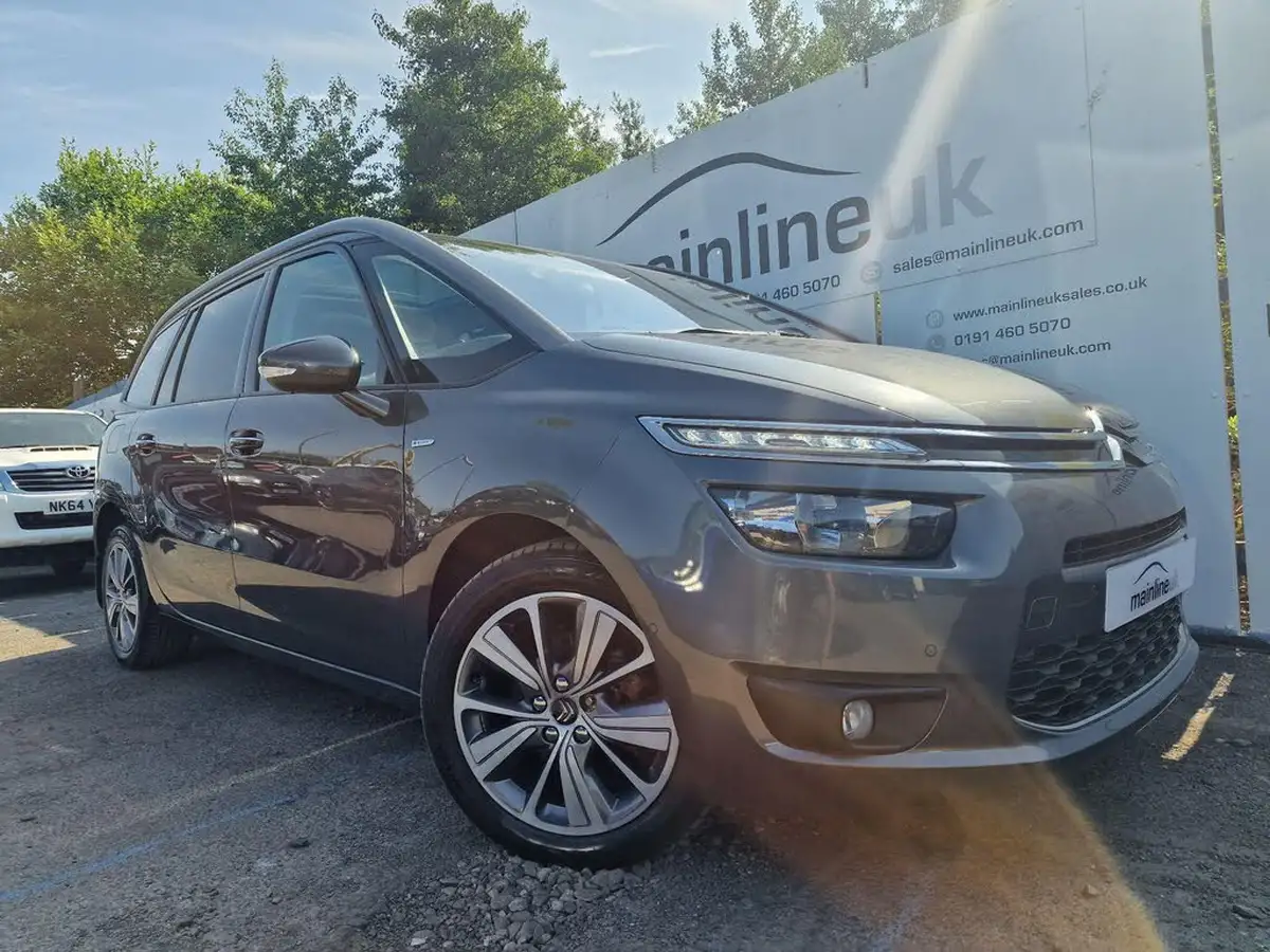 2017-citroen-grand-c4-picasso-16bluehdi-exclusive-eat6-big-0