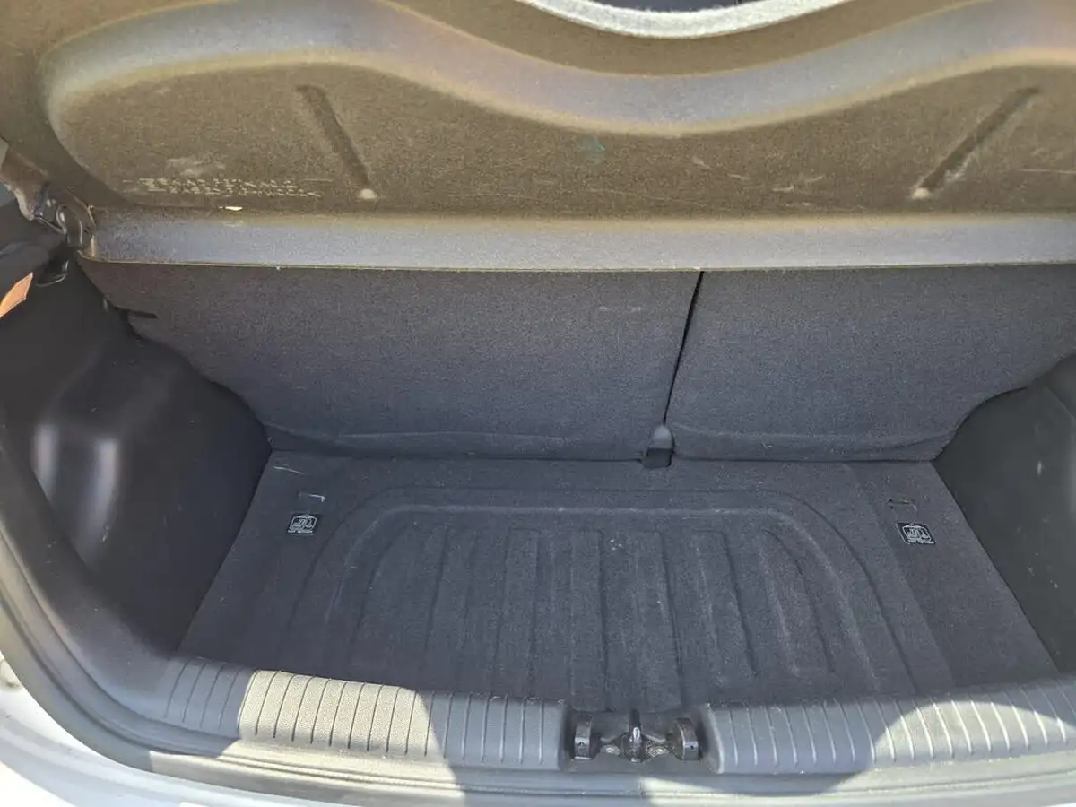 2016-hyundai-i10-12-se-auto-big-26