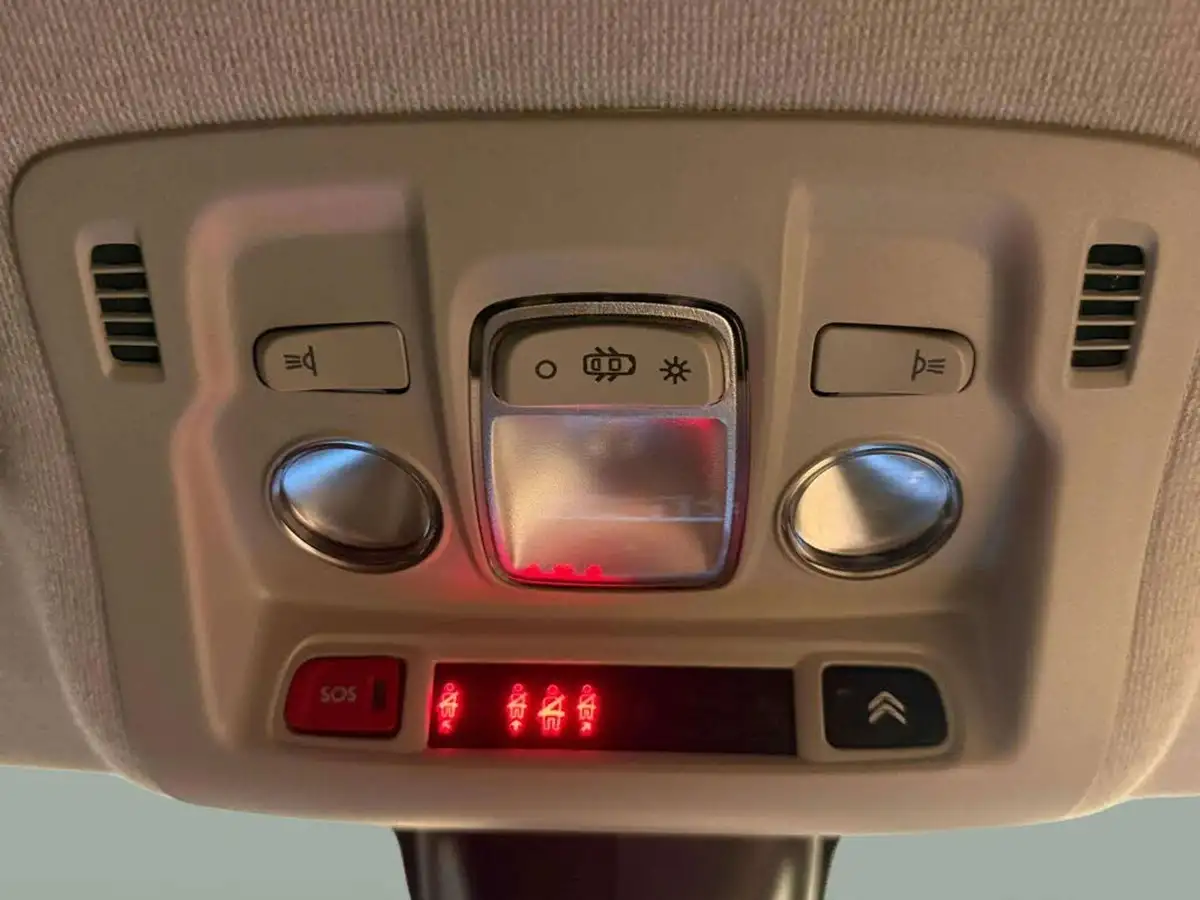 2018-citroen-c3-12-puretech-flair-nav-edition-82ps-big-20