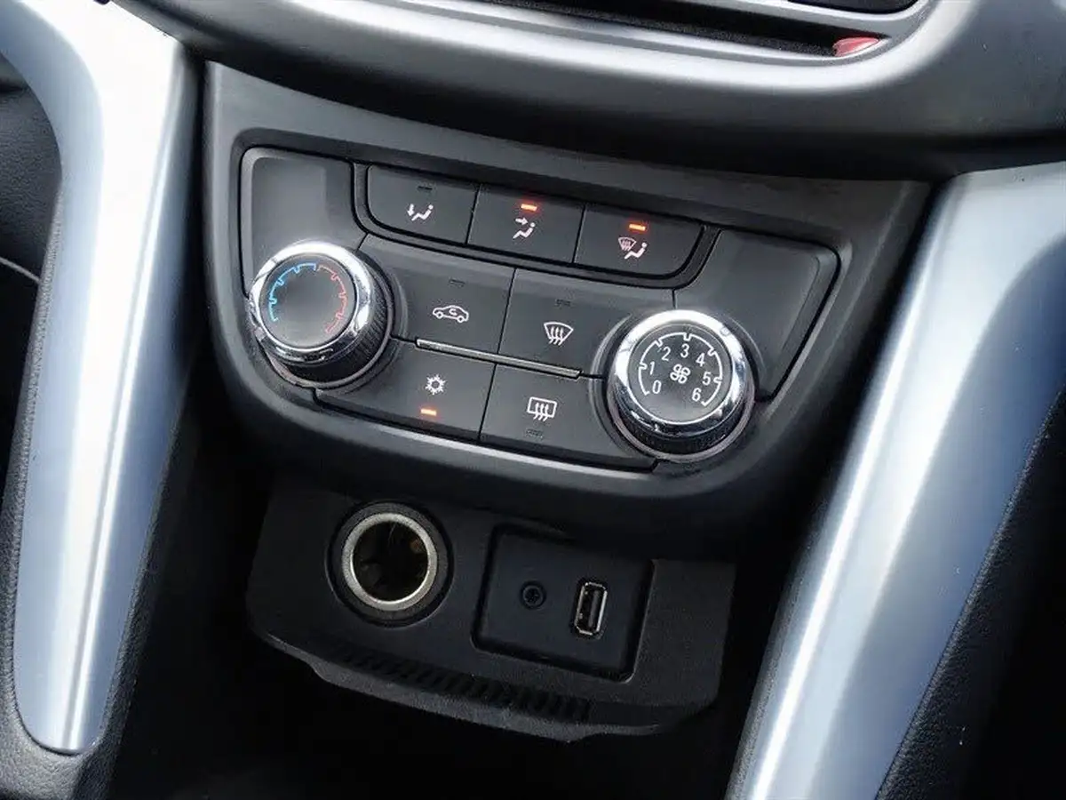 2014-vauxhall-zafira-tourer-14-exclusiv-big-22