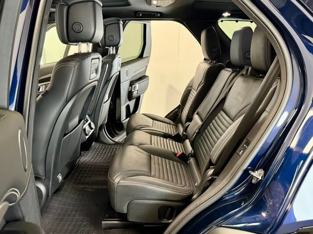 2022-land-rover-discovery-30-d300-metropolitan-edition-big-30