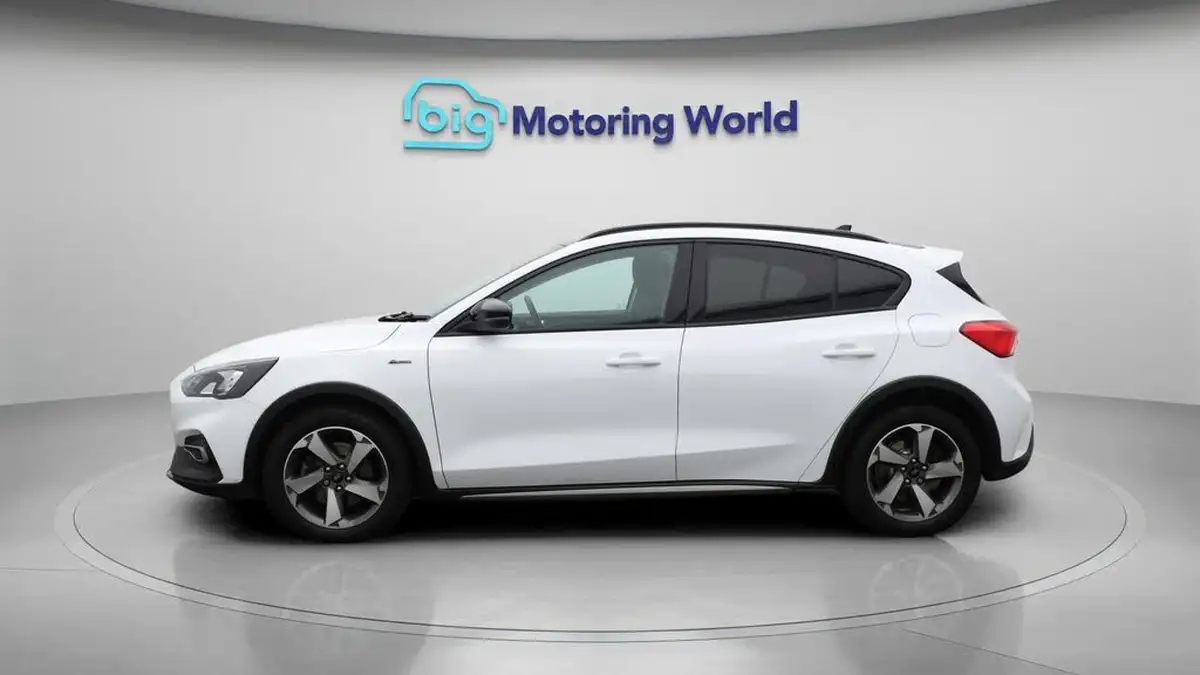 2019-ford-focus-10t-active-hatchback-big-4