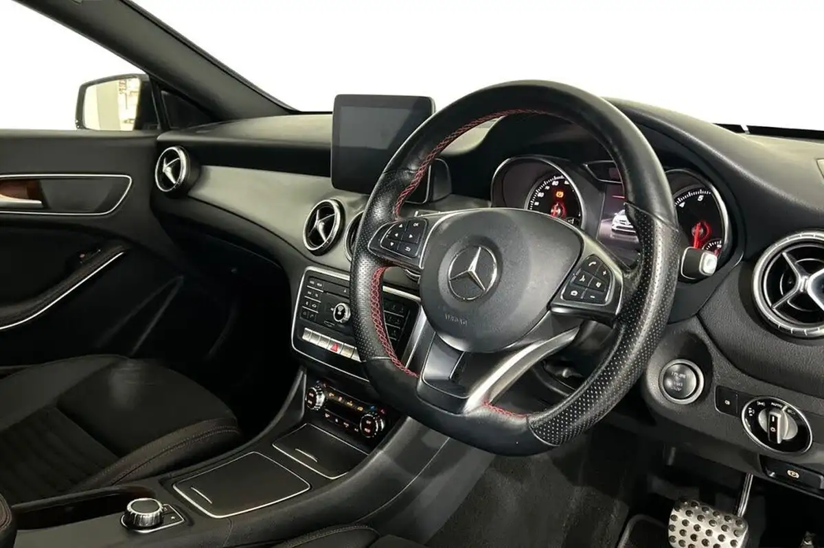 2018-mercedes-benz-cla-16-cla-200-amg-line-night-edition-ss-coupe-4d-7g-dct-big-8