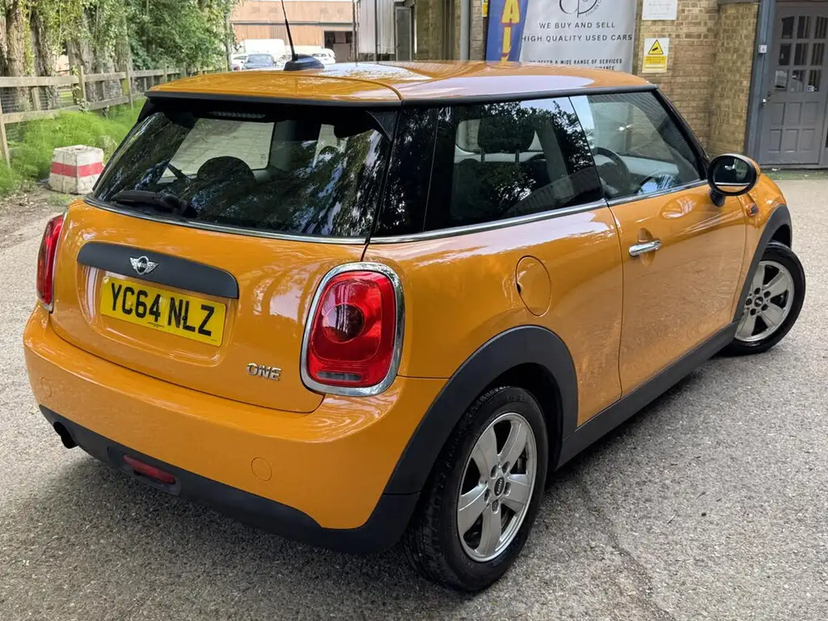 2014-mini-cooper-12-one-media-xlss-3d-big-19