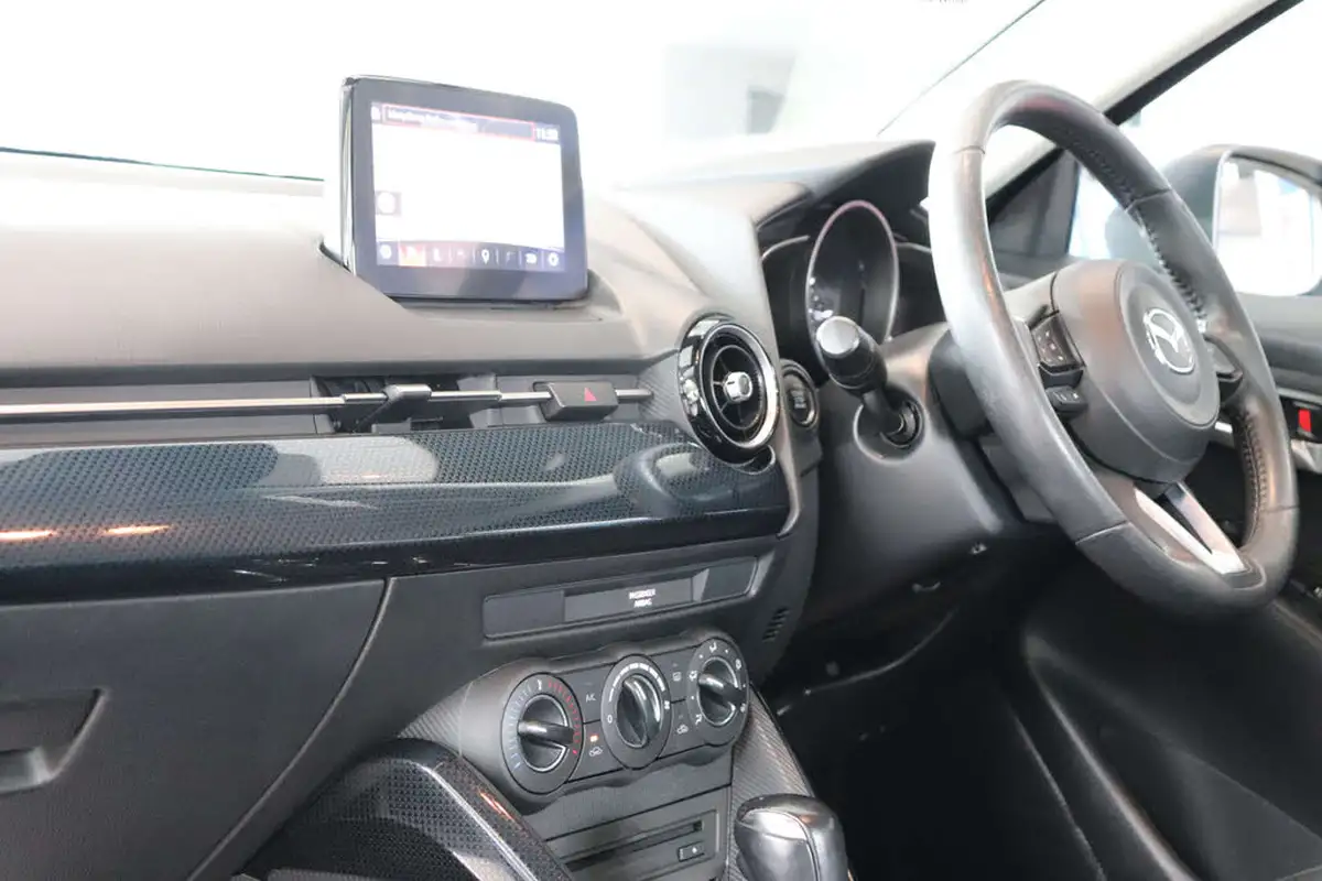 2018-mazda-mazda2-15-se-l-nav-auto-big-36