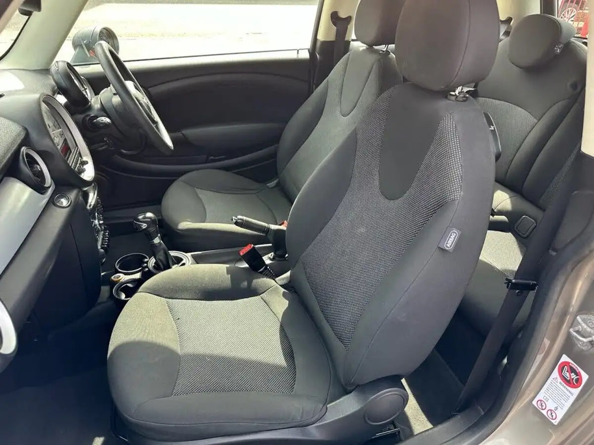 2012-mini-cooper-16-one-98bhp-hatchback-3d-auto-big-44