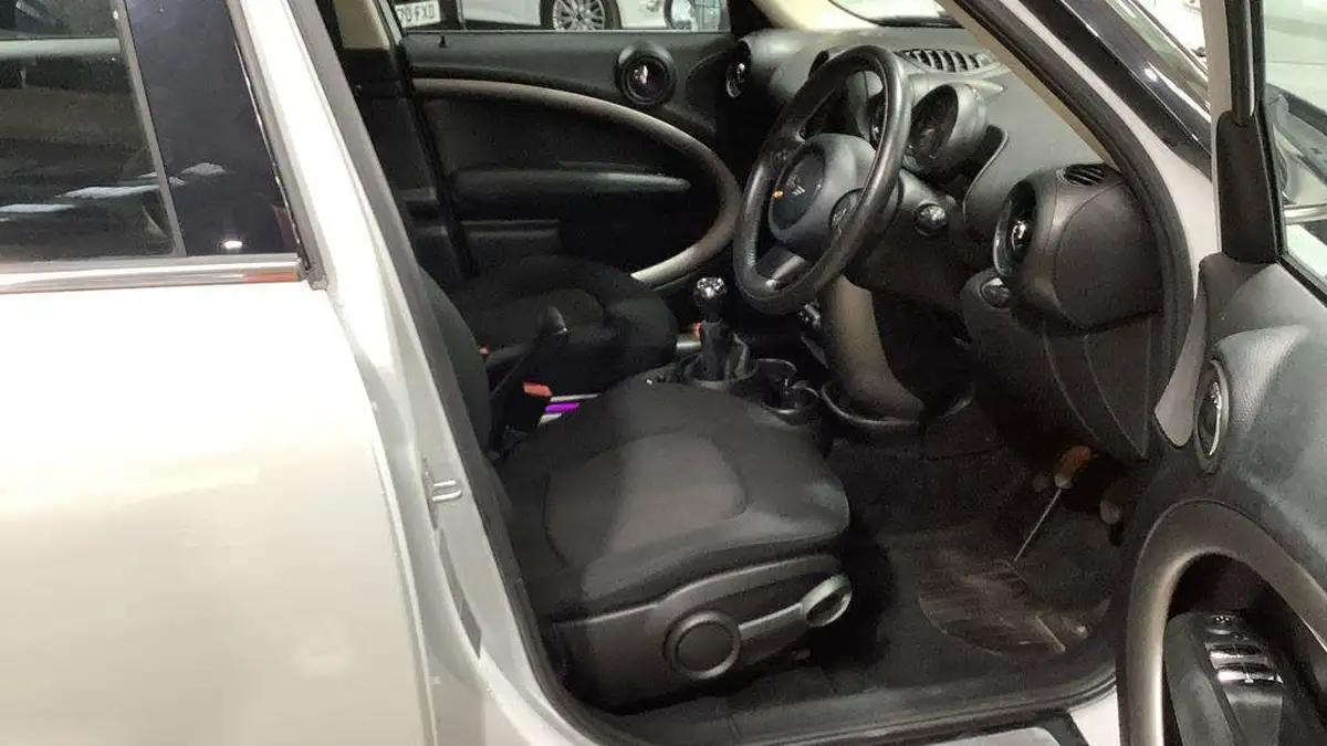 2014-mini-countryman-16td-cooper-d-business-edition-chili-big-4
